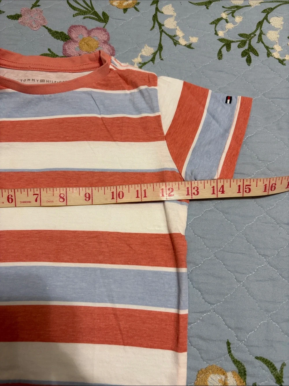 Tommy Hilfiger Short Sleeve TShirt in Almost New Condition PreOwned Size 3T